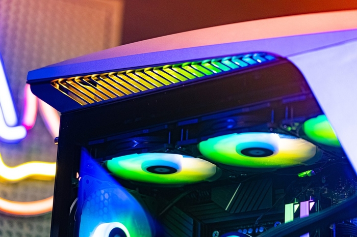 雷神黑武士5-Shark全面評測：首發13代酷睿強芯，硬核“鯊魚”暢玩游戲