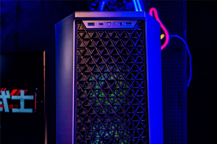 雷神黑武士5-Shark全面評測：首發13代酷睿強芯，硬核“鯊魚”暢玩游戲