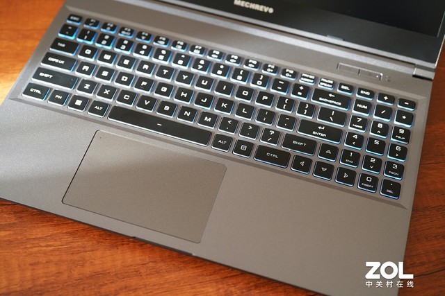 機械革命極光Pro評測：6000價位超值12代酷睿游戲本 