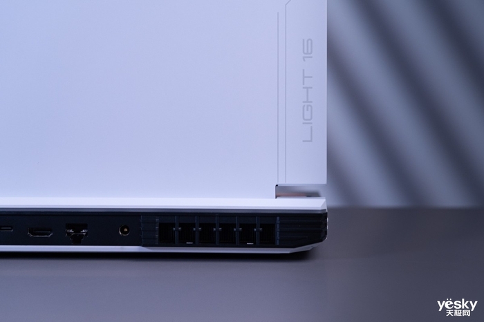 「白衣仗劍」 機械師曙光16 Pro水冷便攜電競本評測