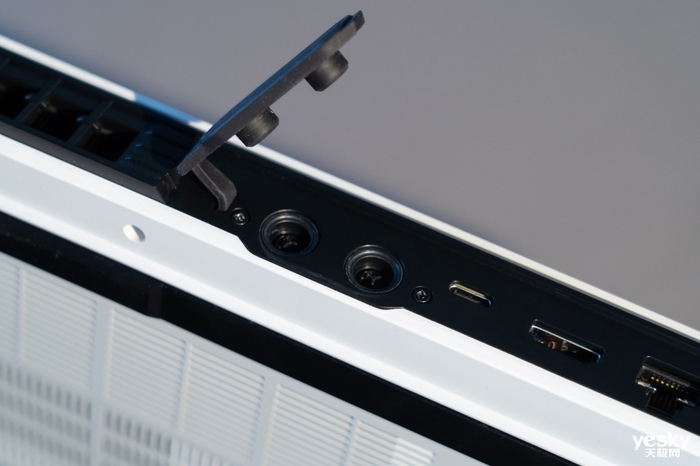 「白衣仗劍」 機械師曙光16 Pro水冷便攜電競本評測