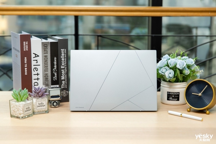 華碩靈耀14 2023評測：i7-1360P加持下的品質高顏輕薄本