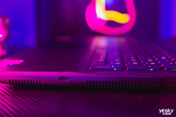 ALIENWARE M18全面評測：酷睿i9HX+RTX 4080，巨屏游戲神器